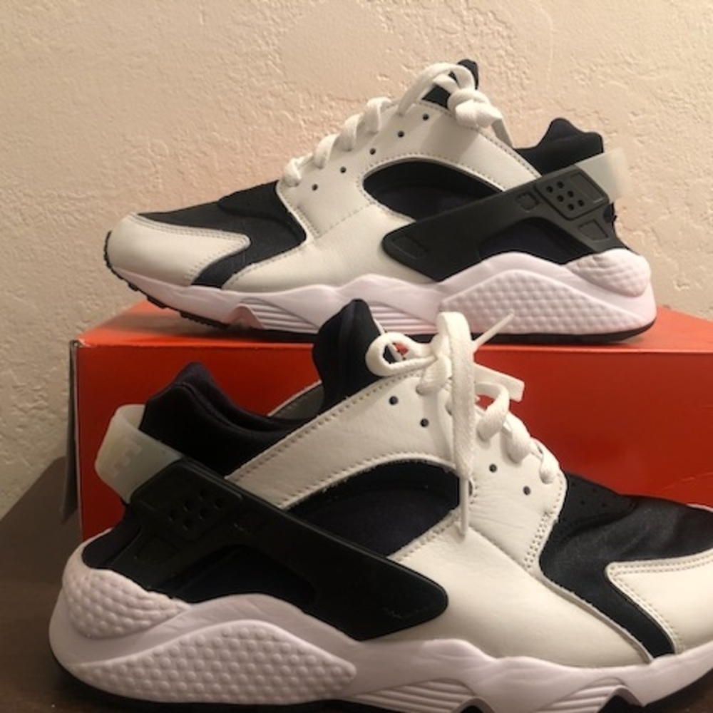 NIB Nike Air Huarache Sneakers